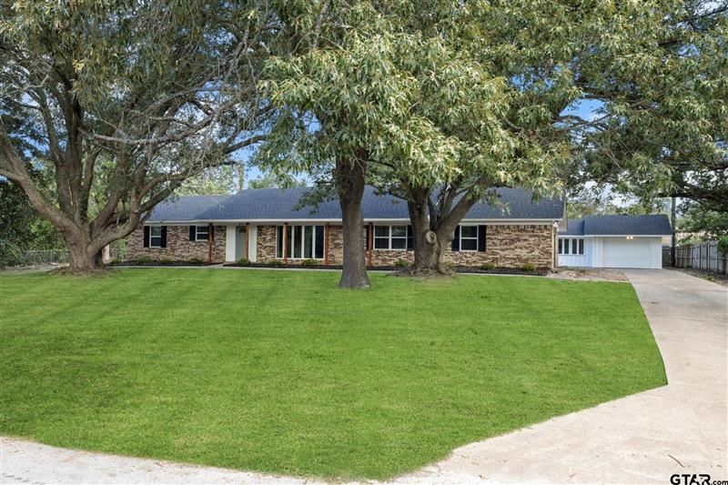 810  Pineland Ln Lindale TX 75771 Lindale
